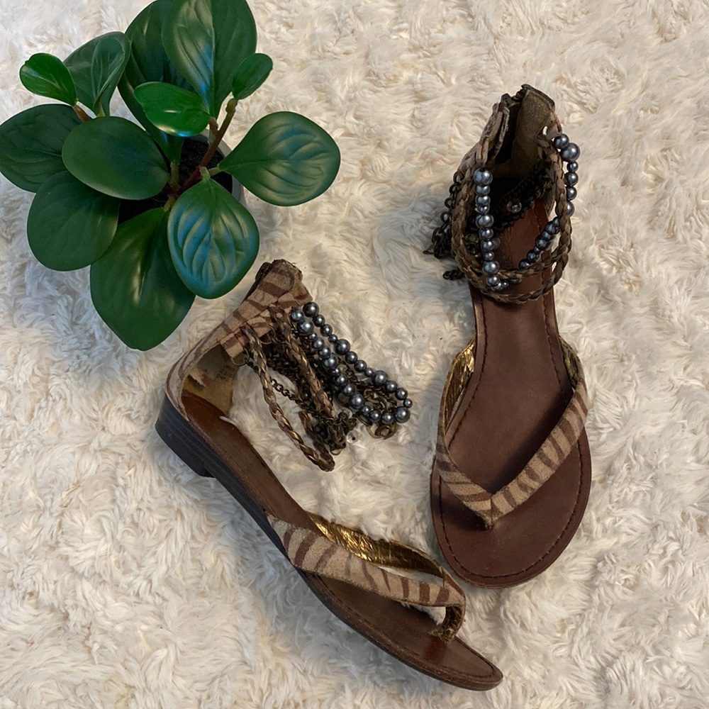 Zigisoho sandals